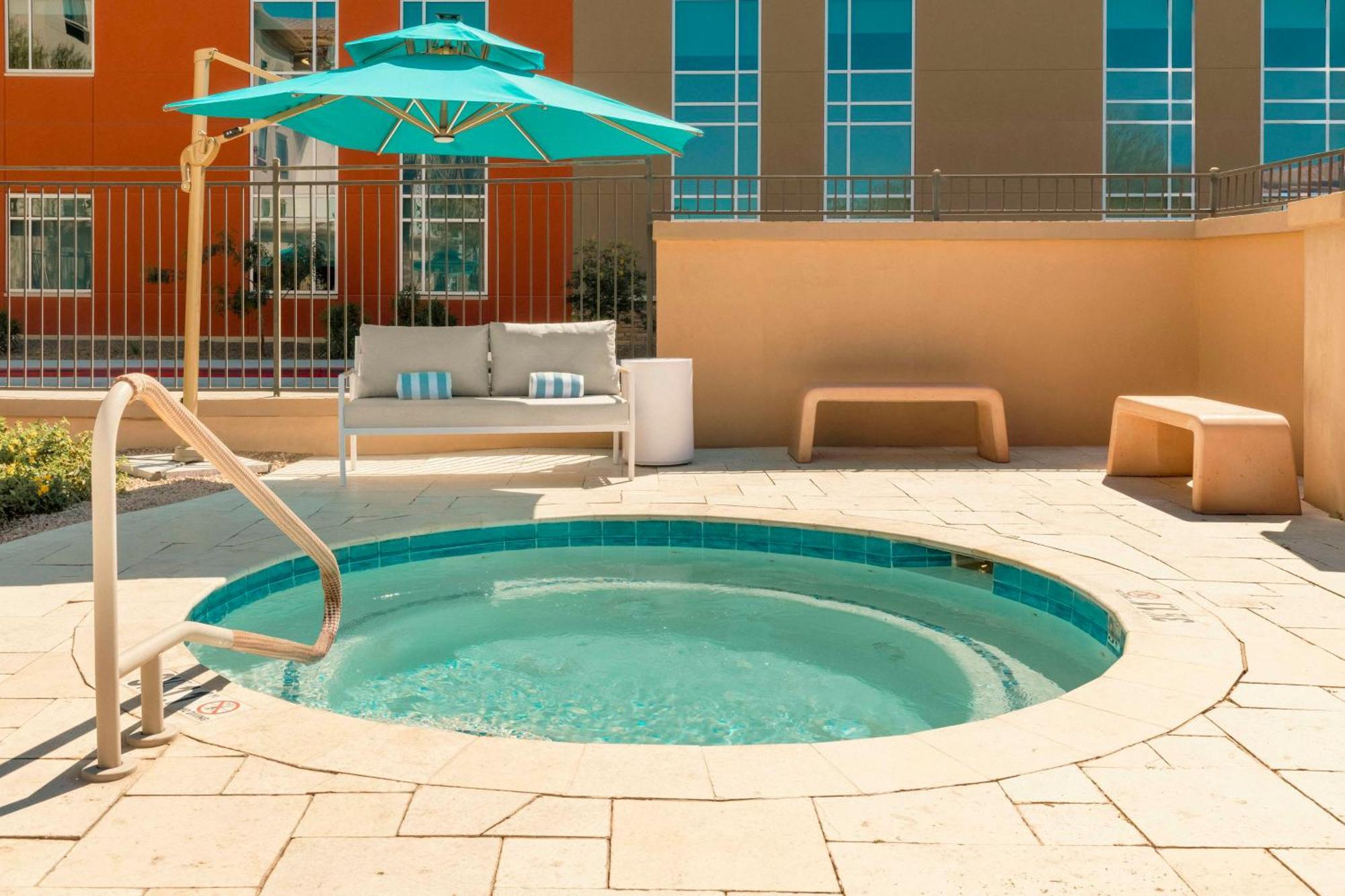 Doubletree By Hilton Phoenix-Gilbert Exterior foto