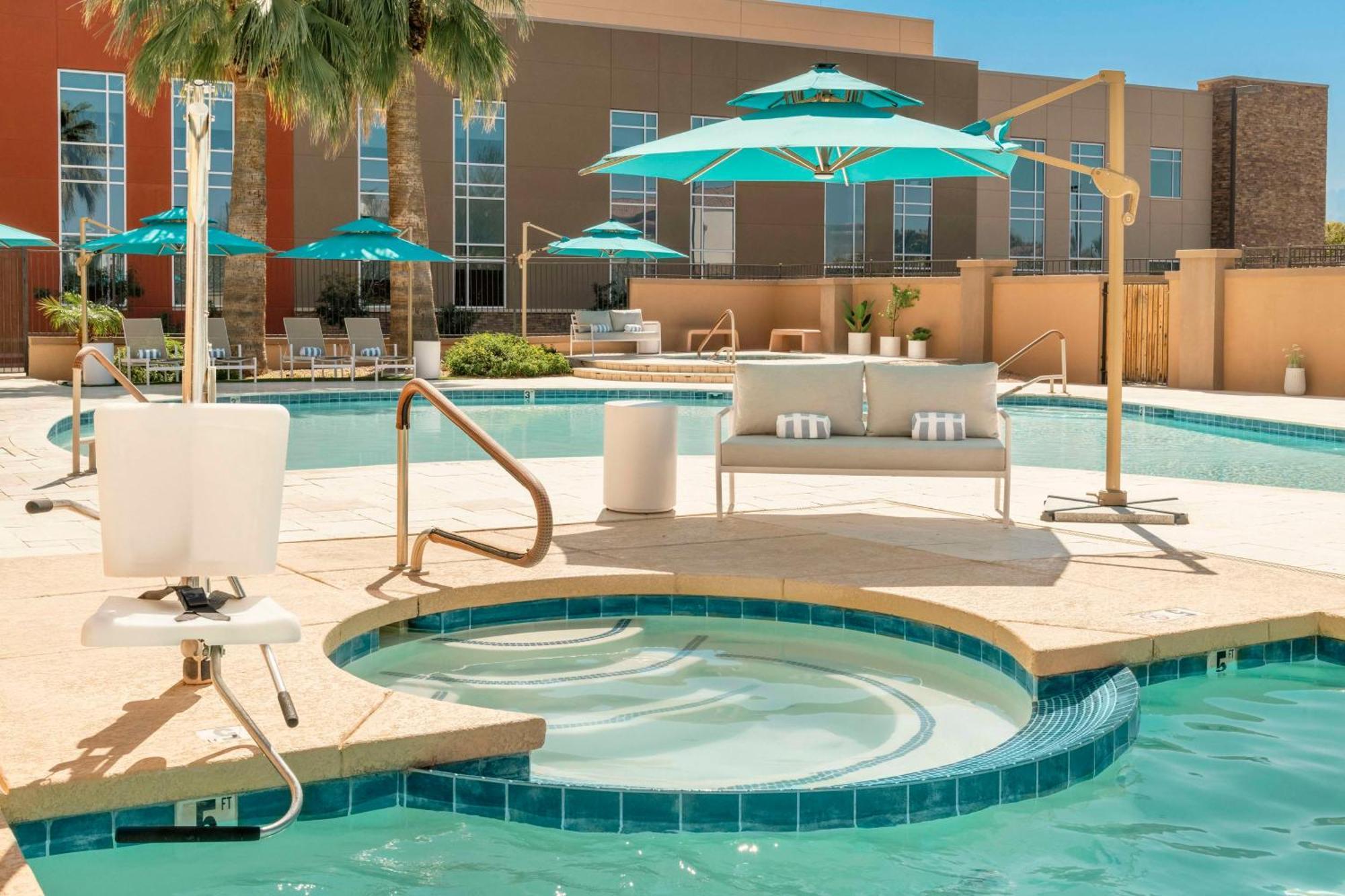 Doubletree By Hilton Phoenix-Gilbert Exterior foto